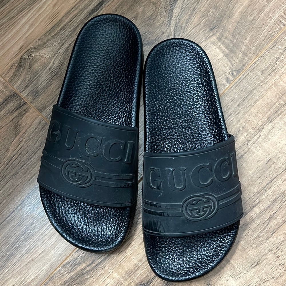 Gucci RUBBER SLIDES